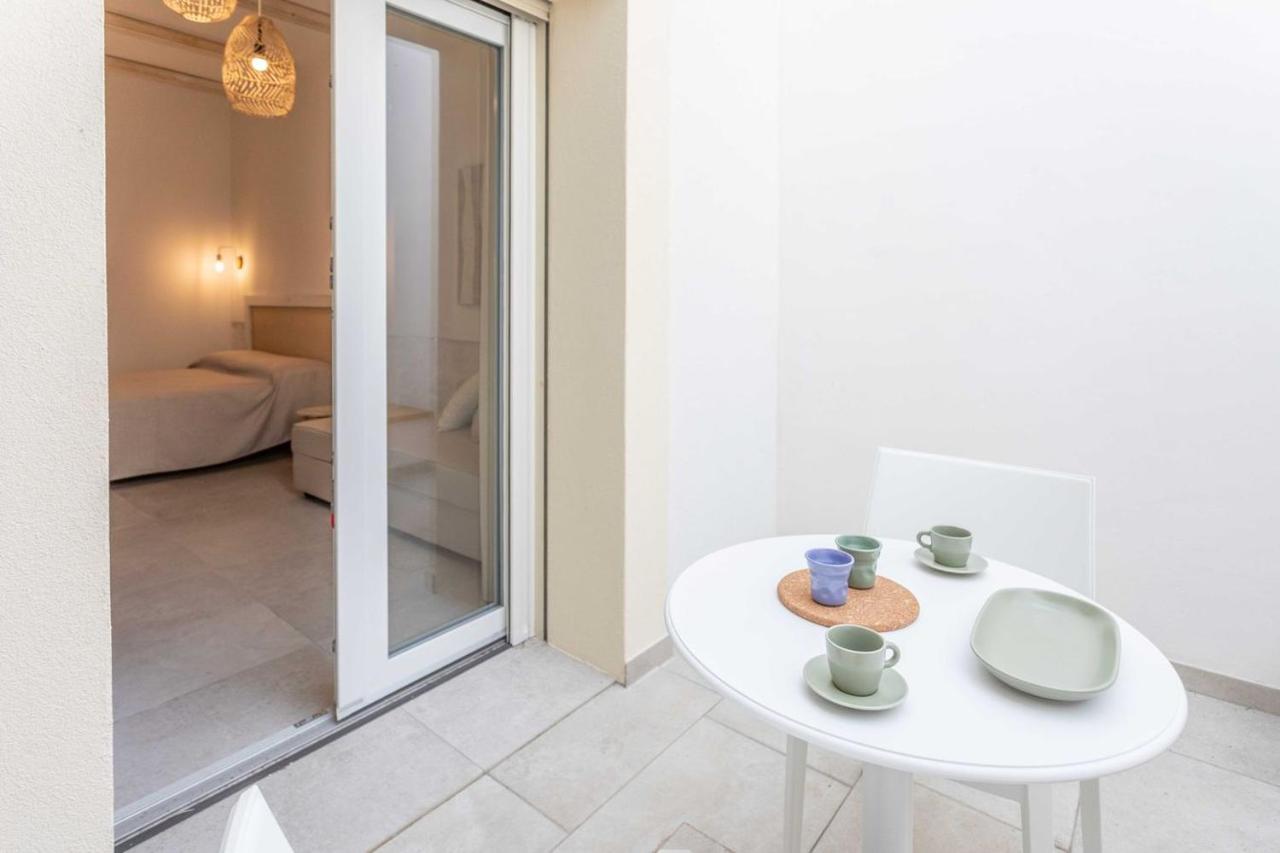 Dimora Dei Maestri-Camera Con Veranda E Bagno Privati Felline Exterior photo